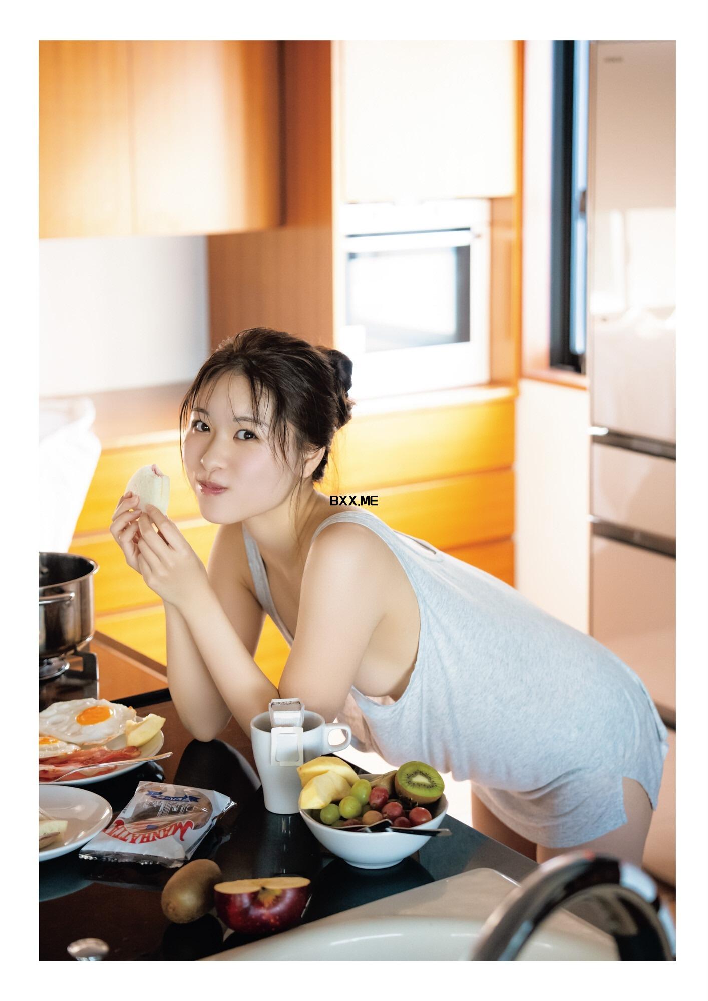 Chiyori Nakanishi 中西智代梨, 1st写真集 「ちより日和」 Set (5)