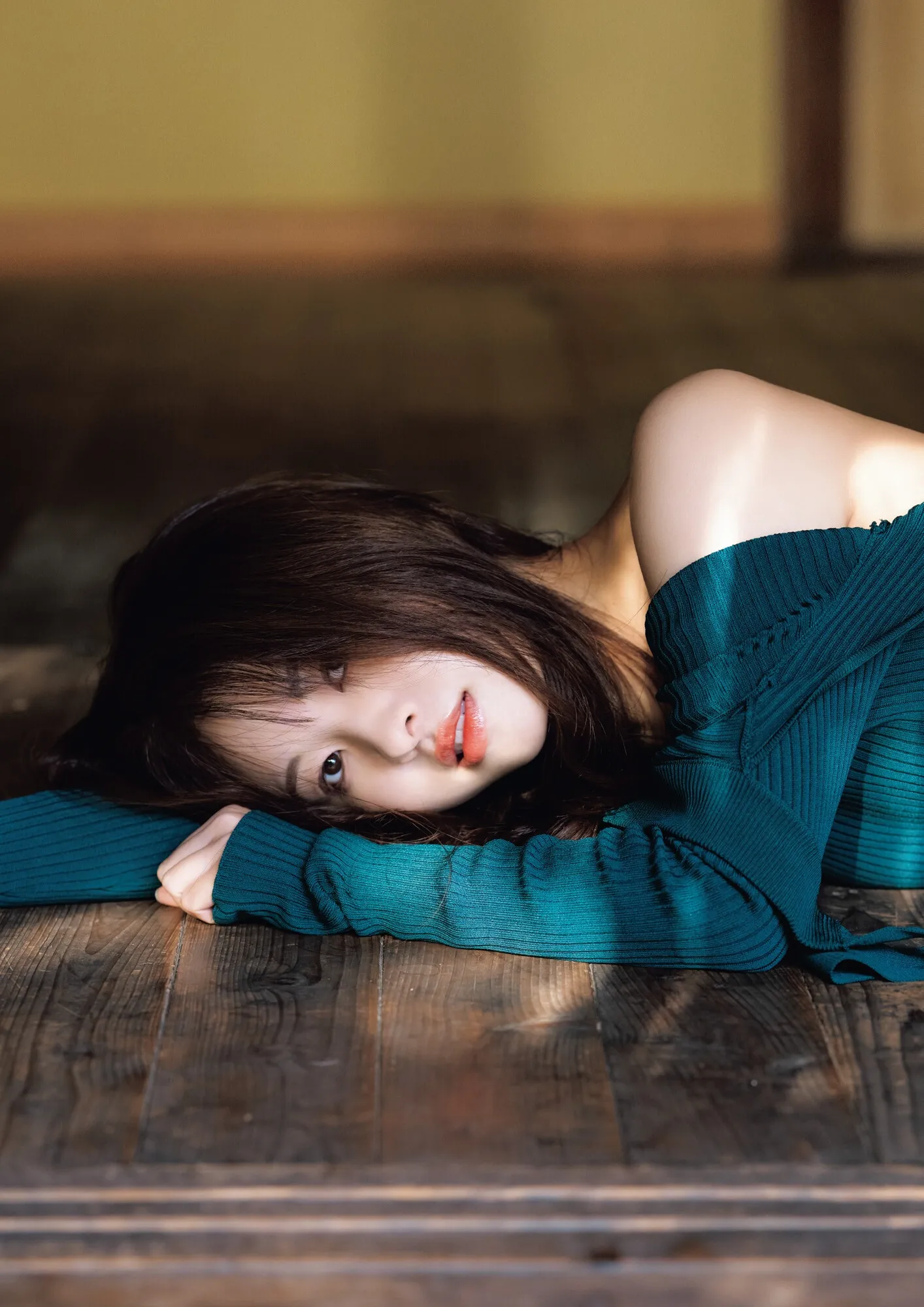 Chiyori Nakanishi 中西智代梨, 1st写真集 「ちより日和」 Set.04