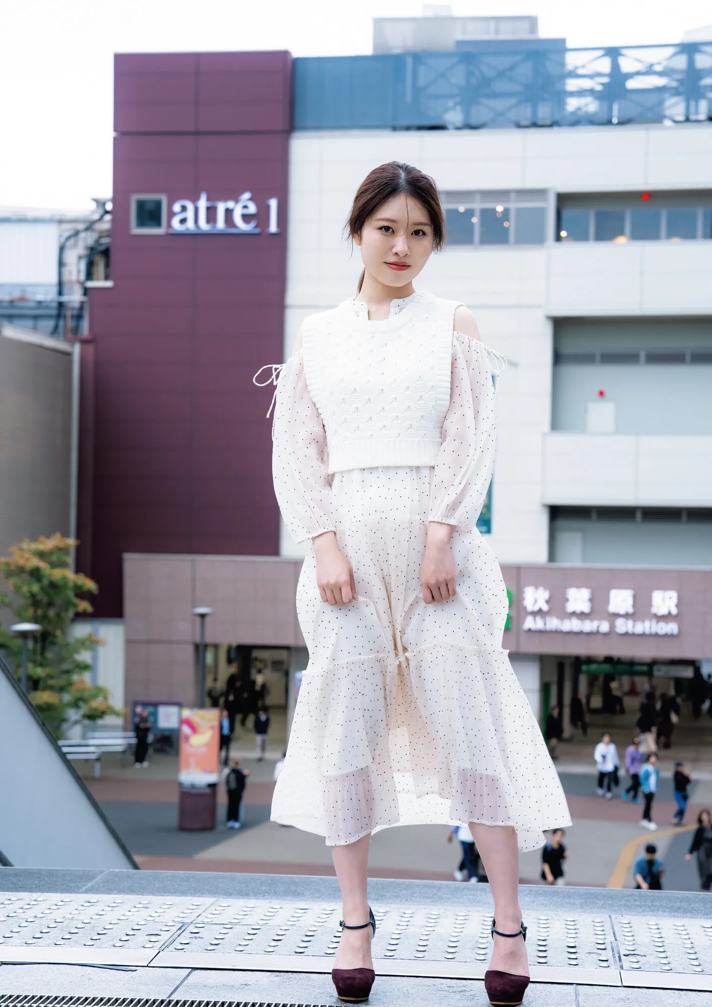 Chiyori Nakanishi 中西智代梨, 1st写真集 「ちより日和」 Set.04
