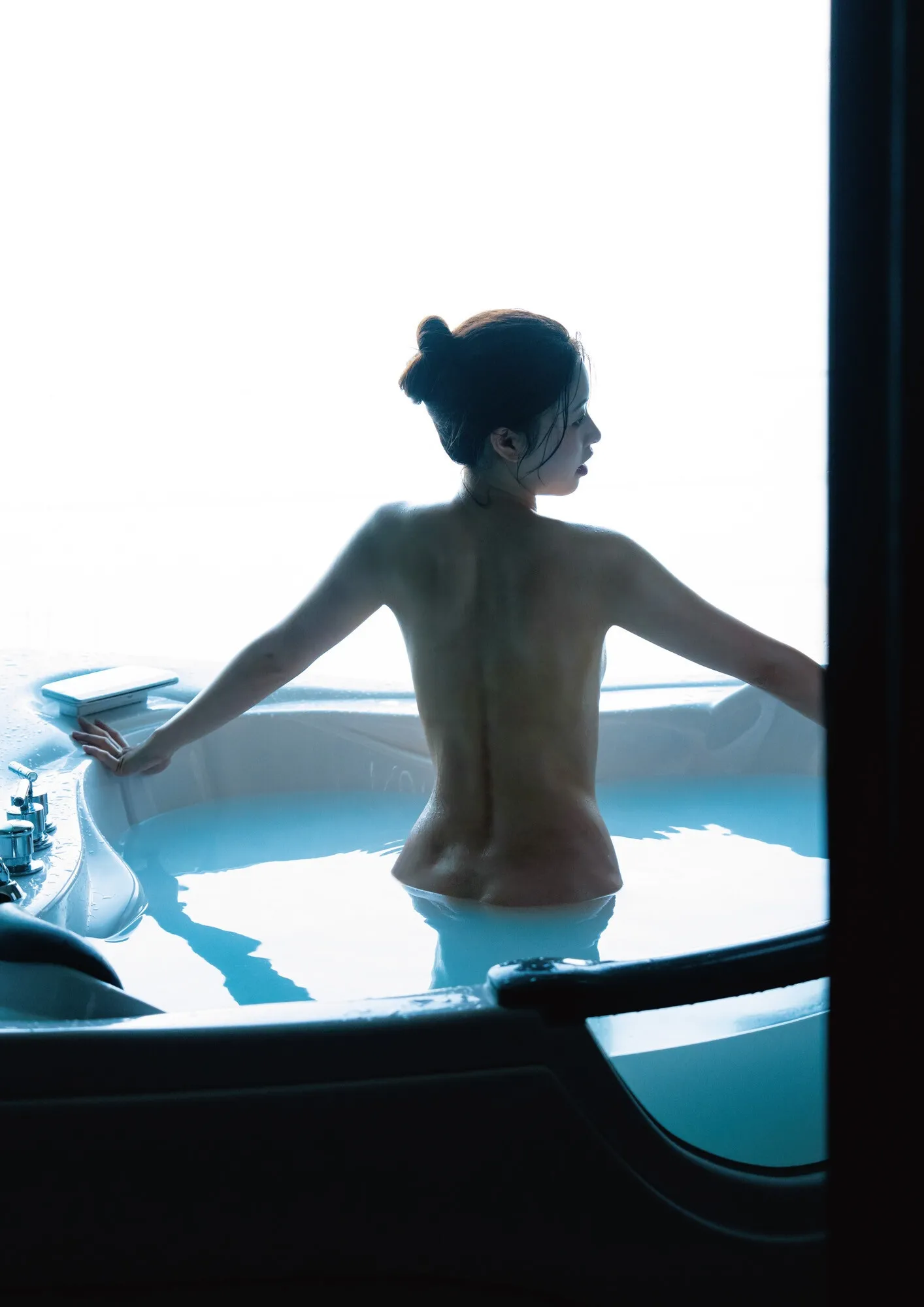 Chiyori Nakanishi 中西智代梨, 1st写真集 「ちより日和」 Set.04