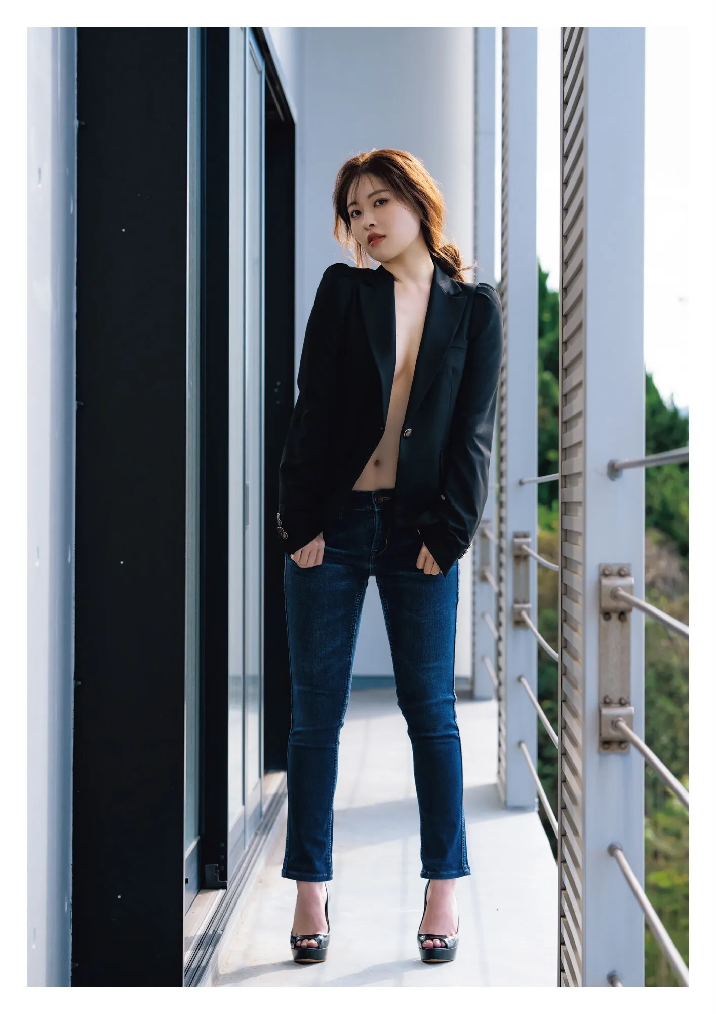 Chiyori Nakanishi 中西智代梨, 1st写真集 「ちより日和」 Set.02