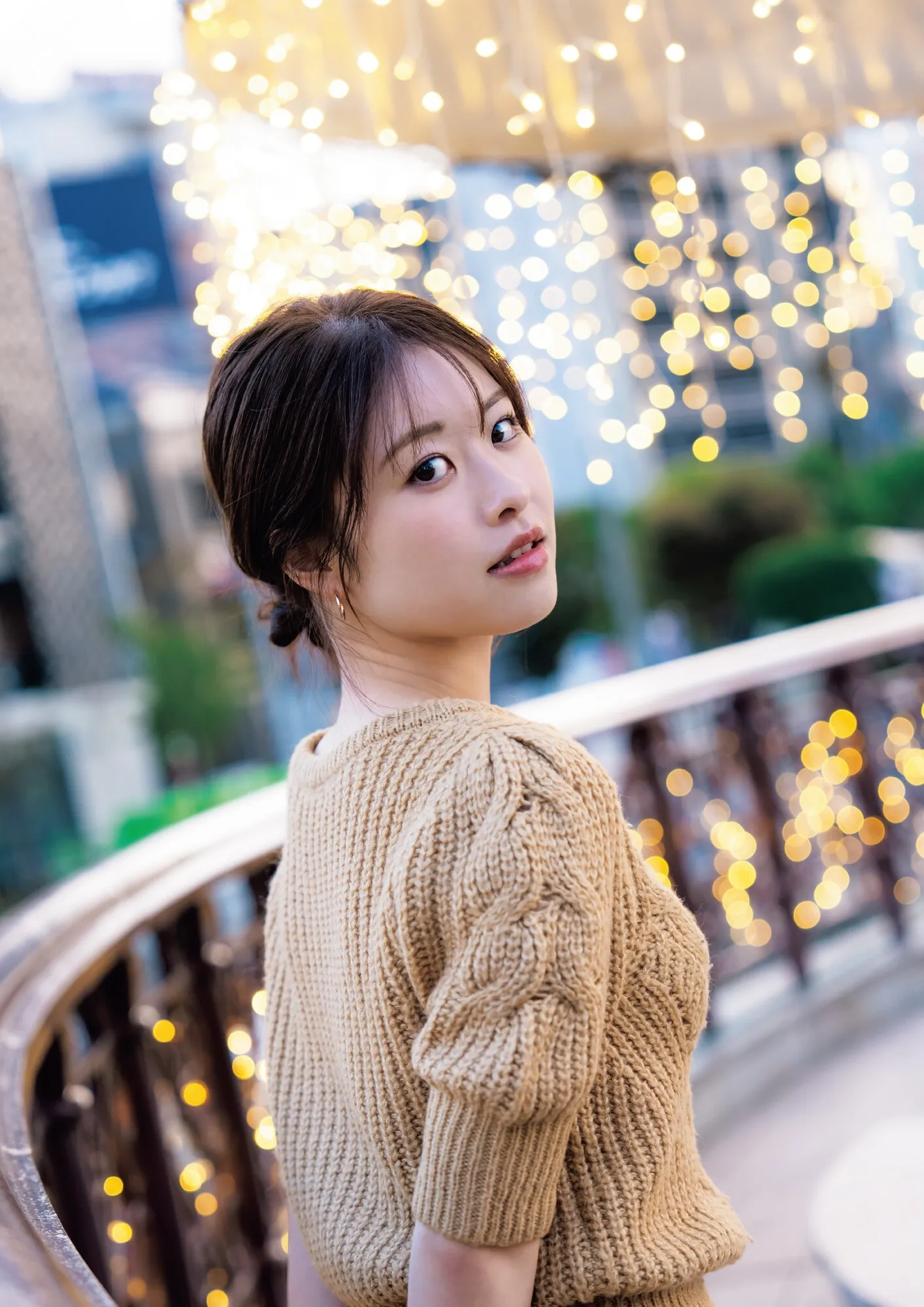 Chiyori Nakanishi 中西智代梨, 1st写真集 「ちより日和」 Set.02