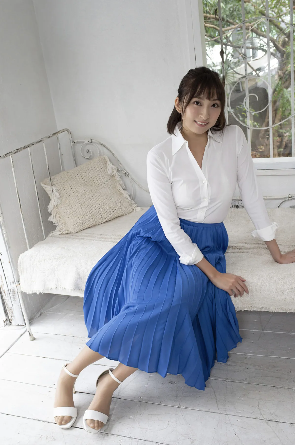 Saki Ogata 緒方咲, 写真集 「美脚の天使」 Set.01