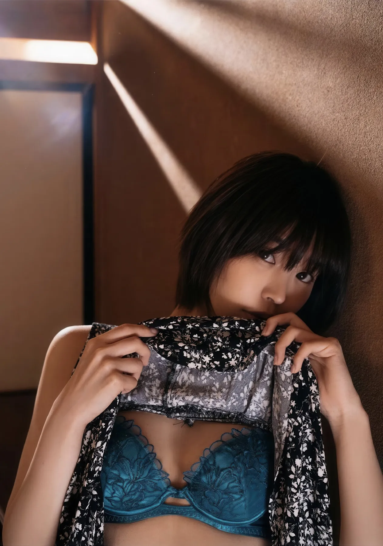 Tsugu Manaka 真中つぐ, 写真集 恋愛情緒 Wunder puglishing house Set.03