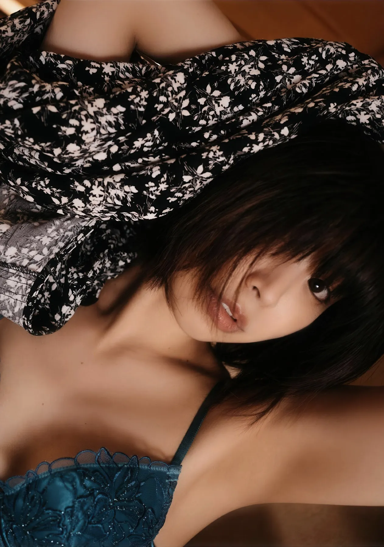Tsugu Manaka 真中つぐ, 写真集 恋愛情緒 Wunder puglishing house Set.03