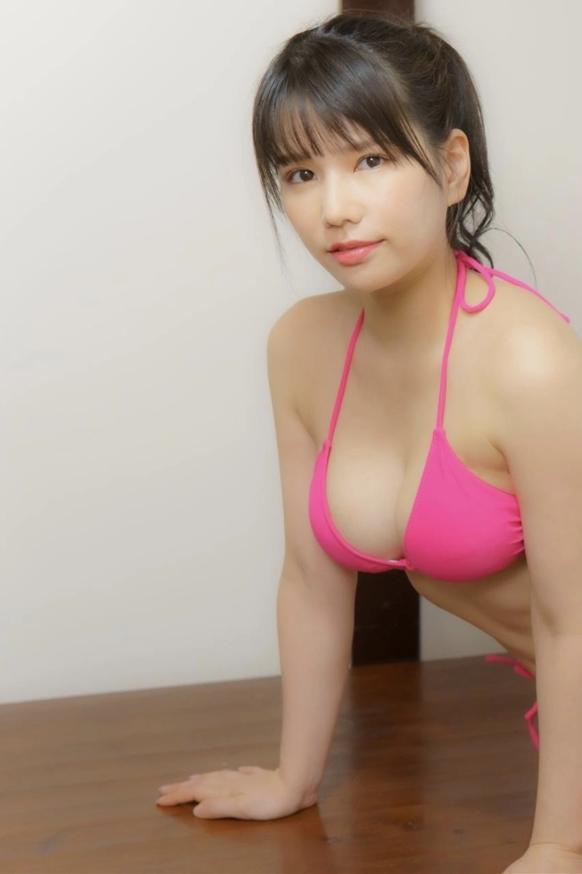Yuka Aragaki 新垣優香, 写真集 「ミルキーグラマーが止まらない」 Set.01