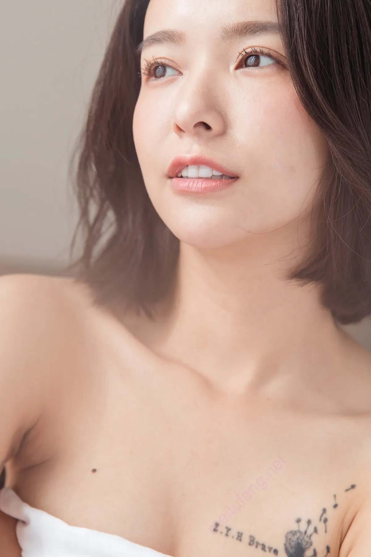 Kimi Chang 禾羽, 雙人寫真弓長牙佳涵+香 Set.02