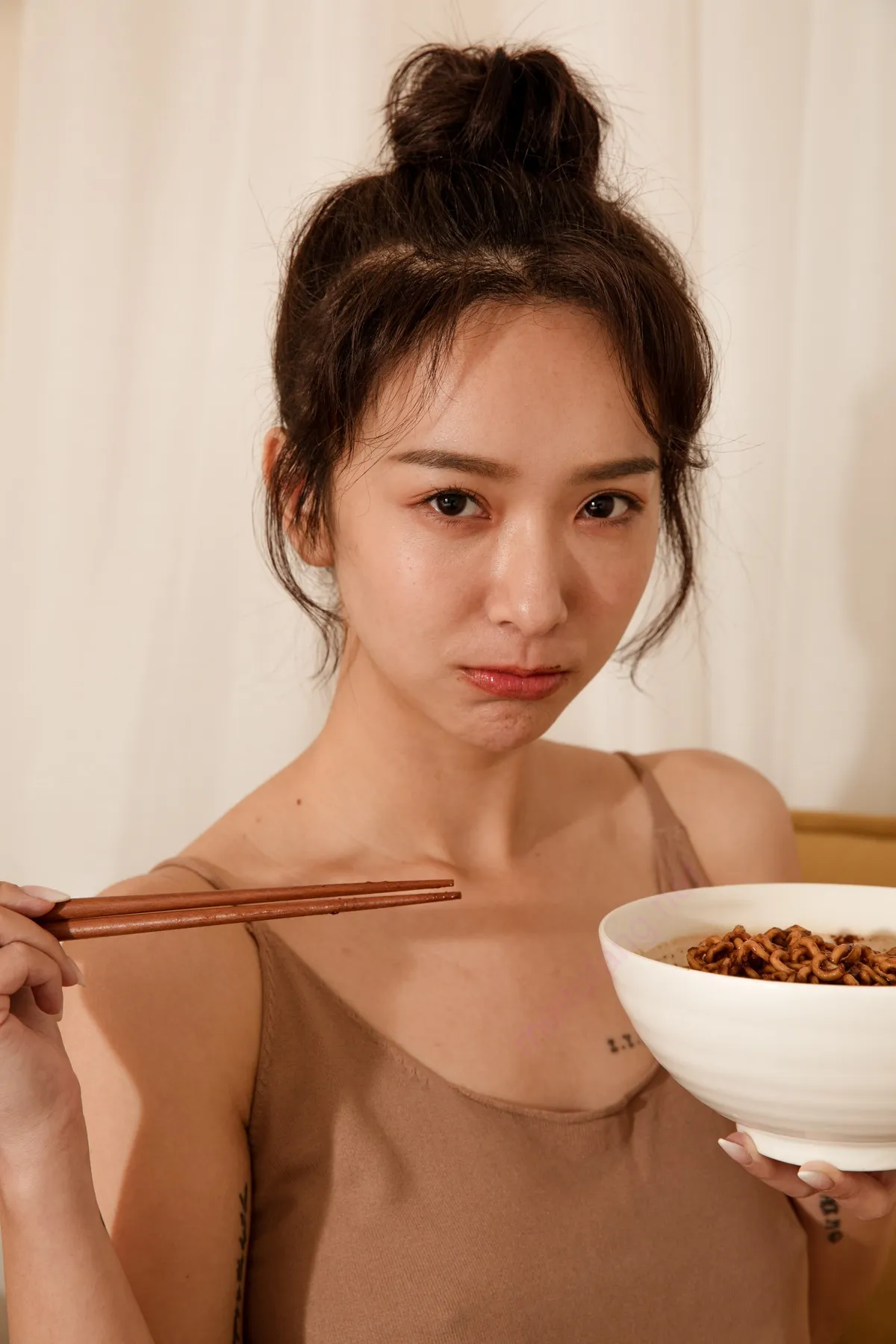 Kimi Chang 禾羽, 雙人寫真弓長牙佳涵+香 Set.04