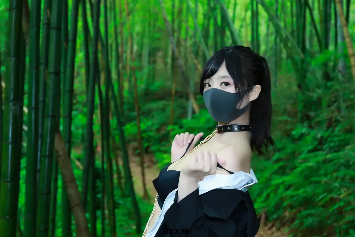 李佳 - 黑百褶裙森林