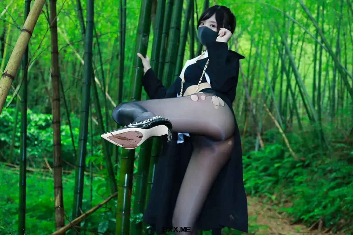 李佳 - 黑百褶裙森林